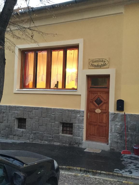 Bazilika Vendeghaz Hotel Eger Exterior photo